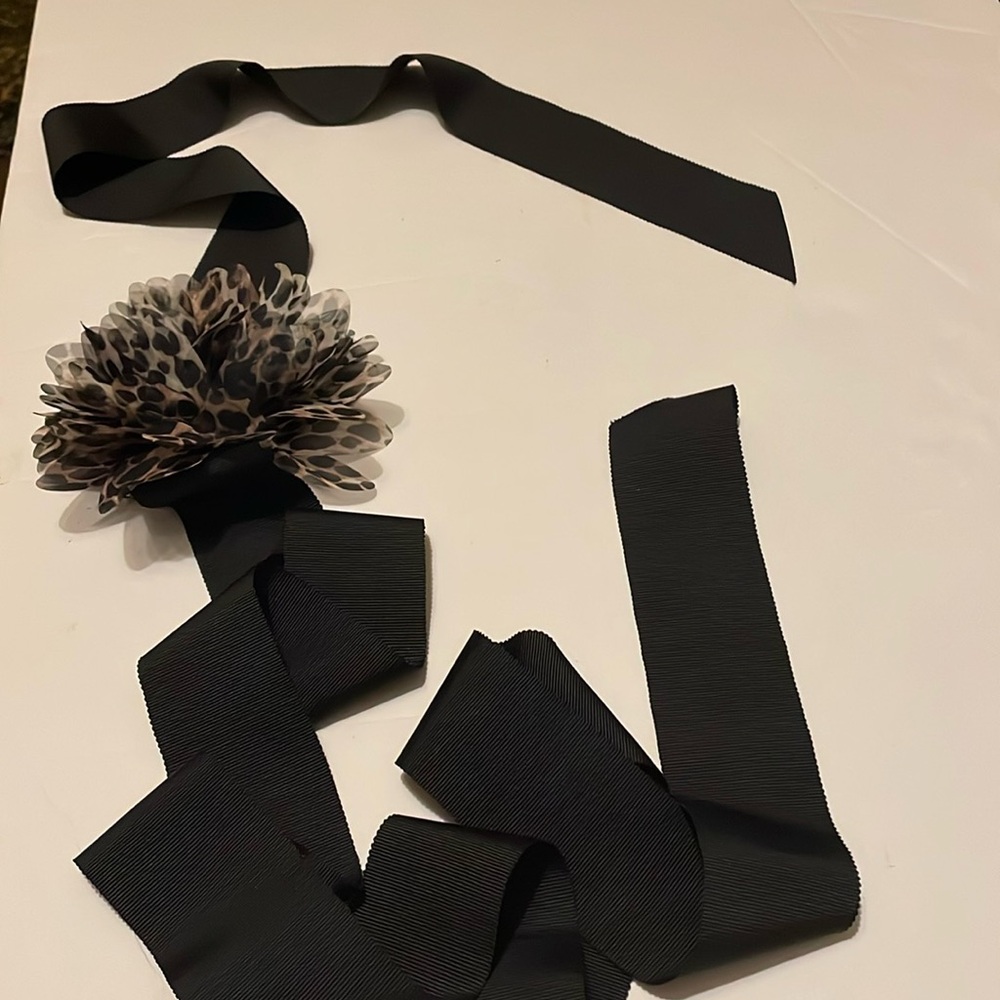 White House black market flower ribbon belt